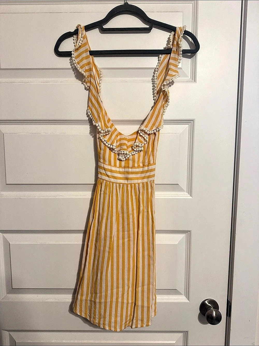 Forever 21 Striped Maxi Dress in Yellow & White Size Medium